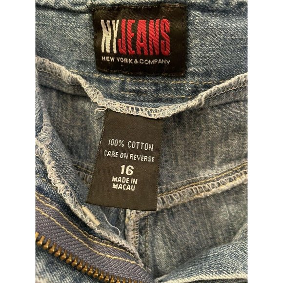 New York & Company Jean Shorts Blue Denim - Picture 5 of 5